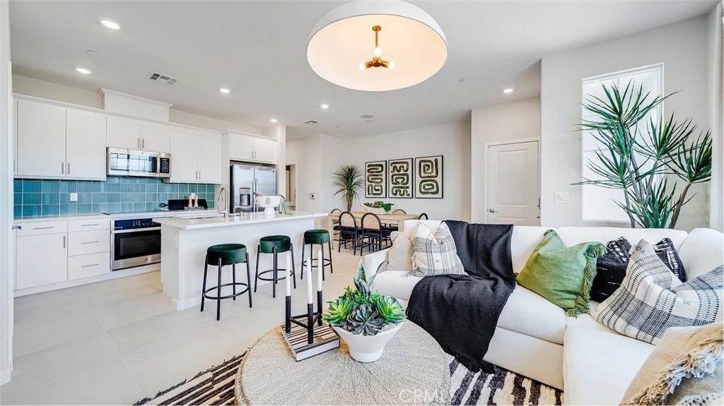 2703 Cloudview Privado