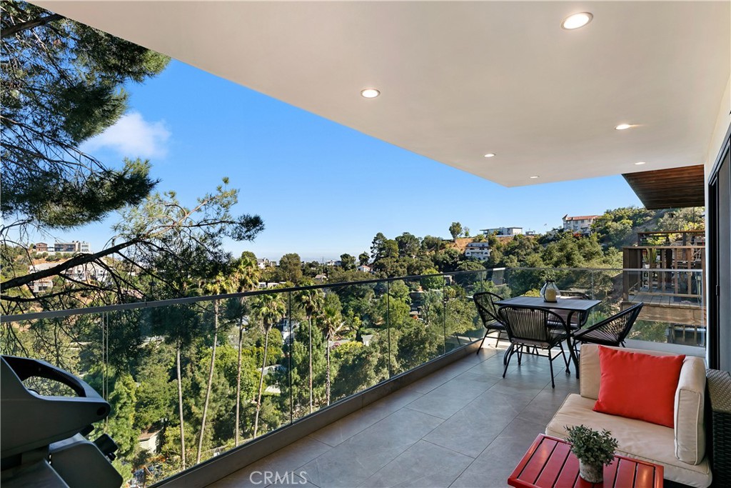 8960 Crescent Drive