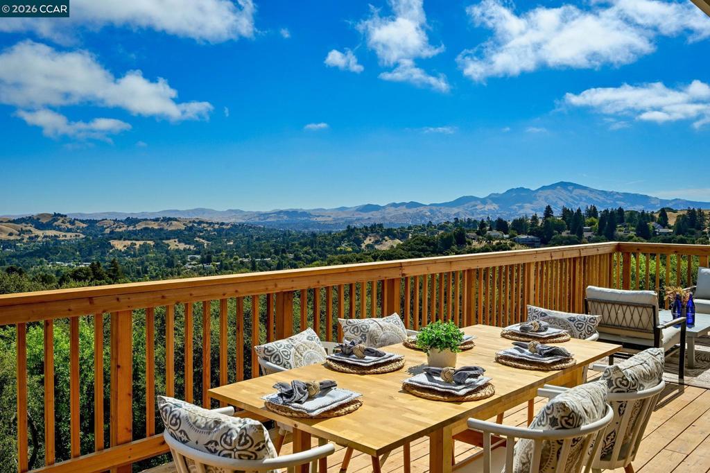 37 Corte Pinon Court