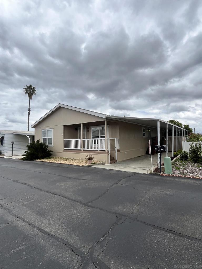 1219 E Barham Dr SPC 81