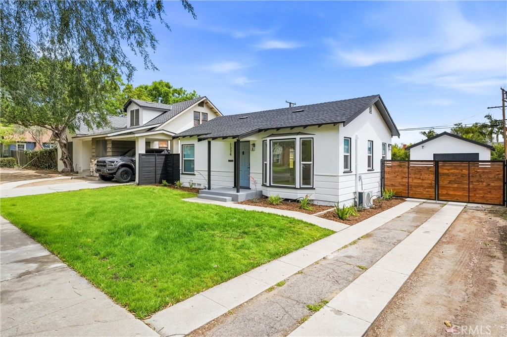 1334 N Sultana