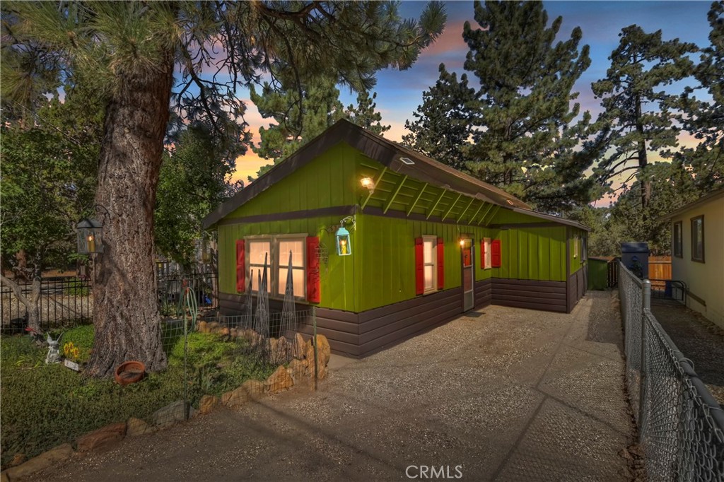 571 Pine Lane