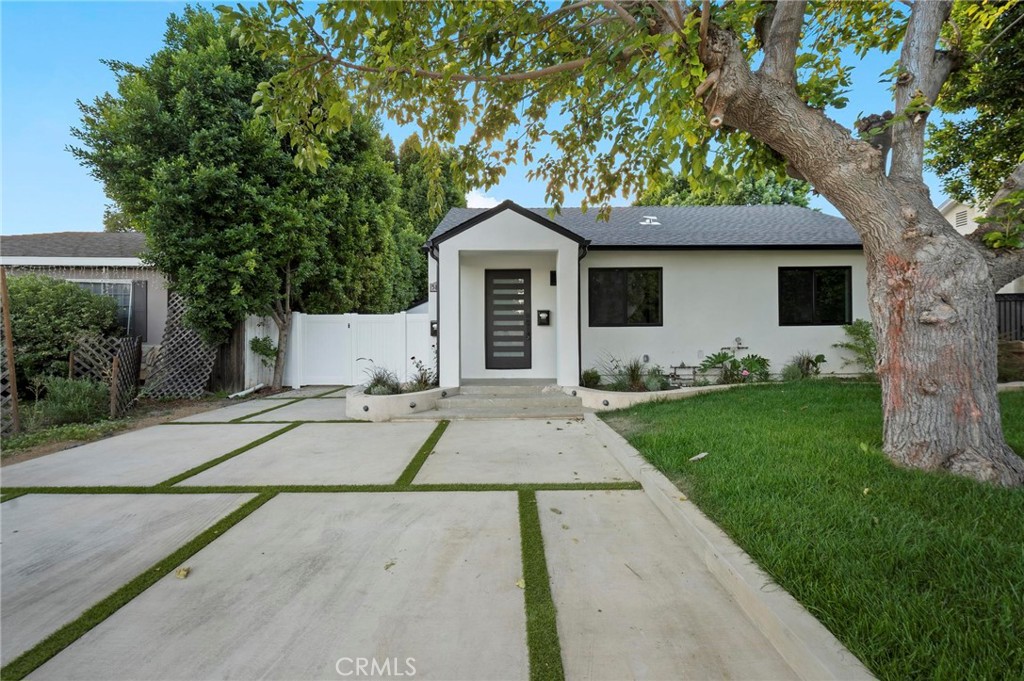 5865 Tobias Avenue