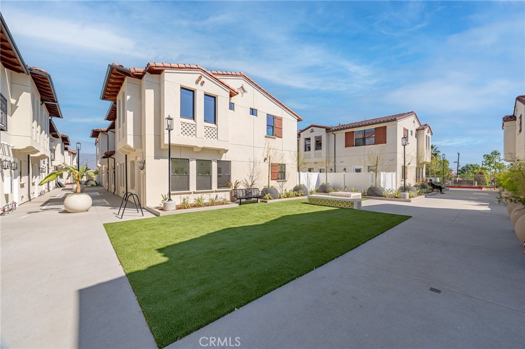 140 N New Ave 3