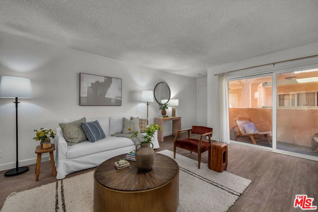 914 Lincoln Boulevard 202
