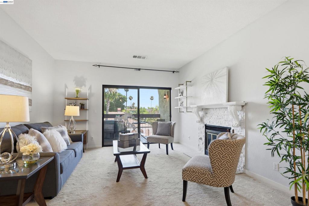 39821 Cedar Blvd 315