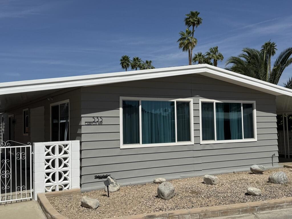 535 Cerritos Way