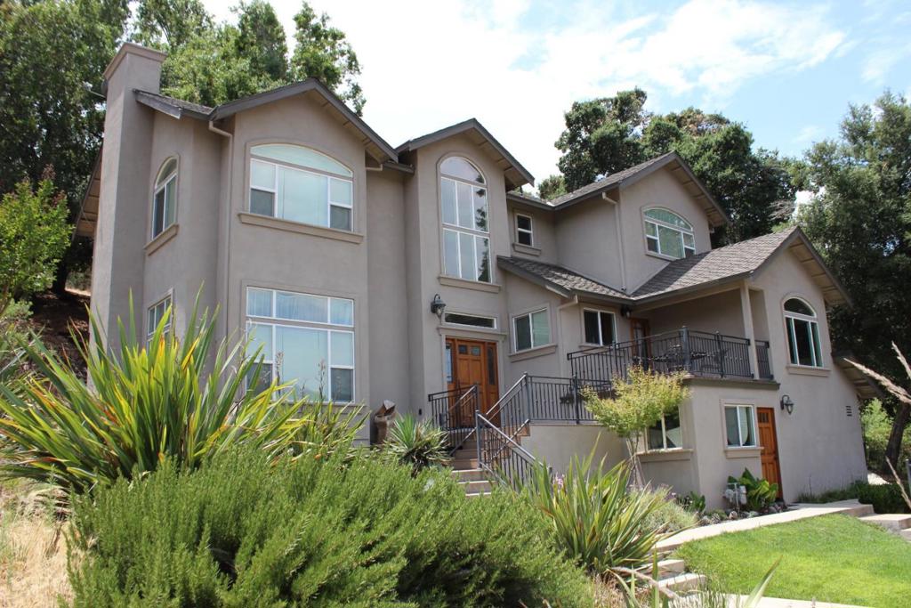 17645 Manzanita Drive