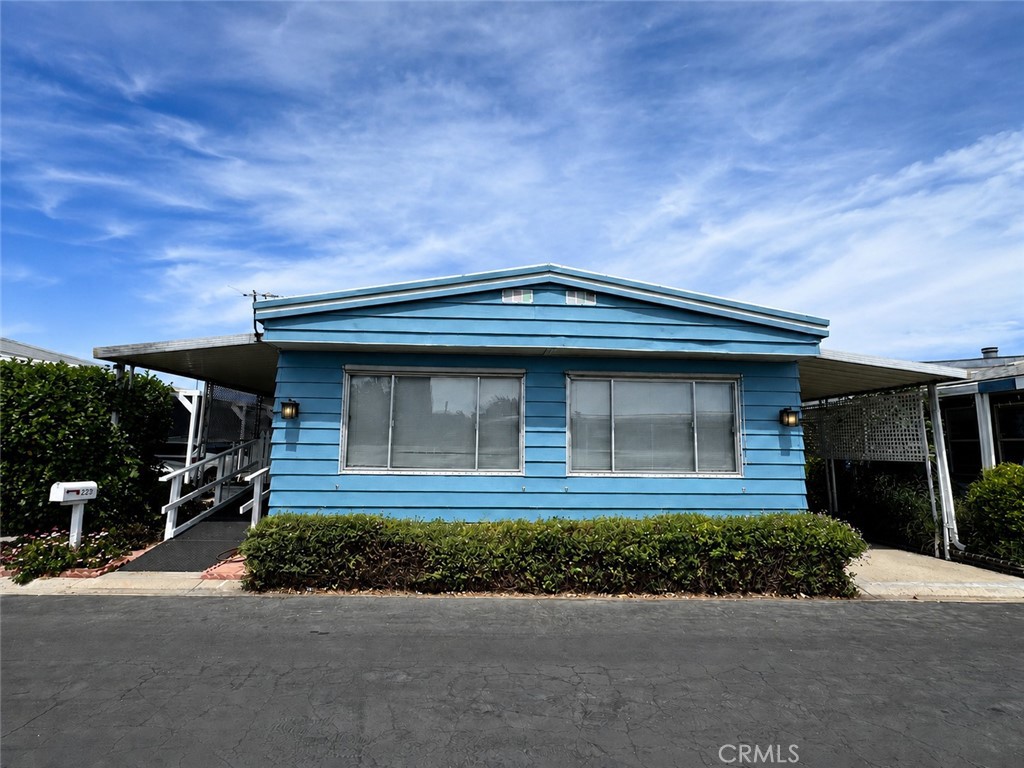 8811 Canoga Avenue 223