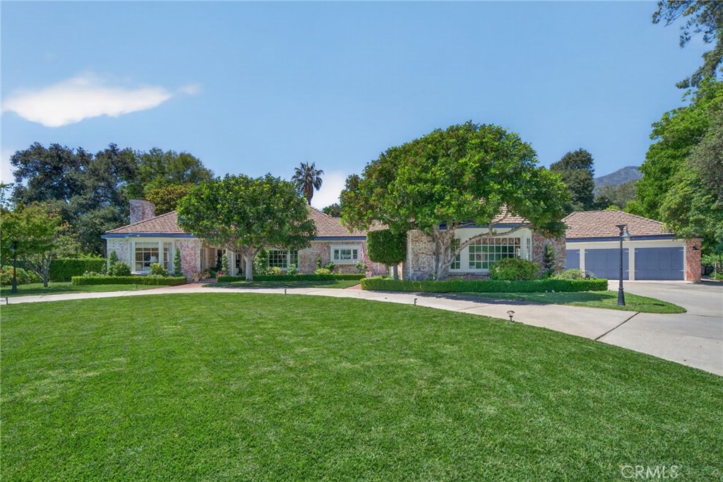 1437 Carmelita Place
