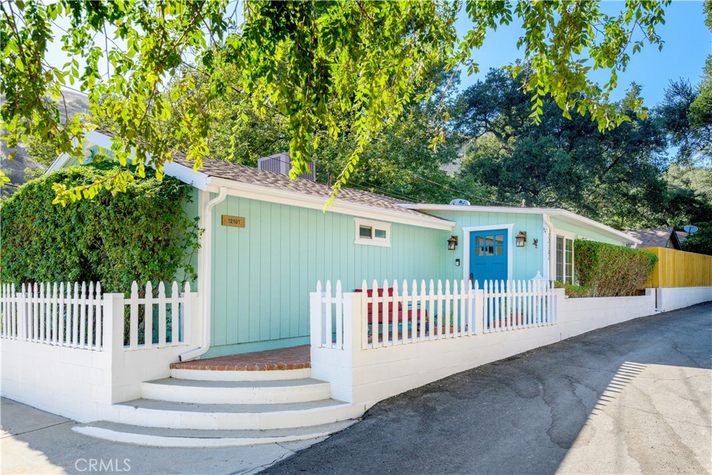 12101 Spring Trail