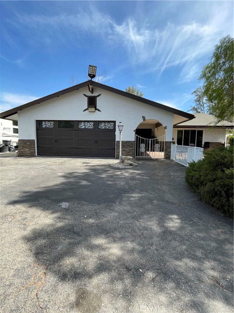 471 W San Jacinto Ave