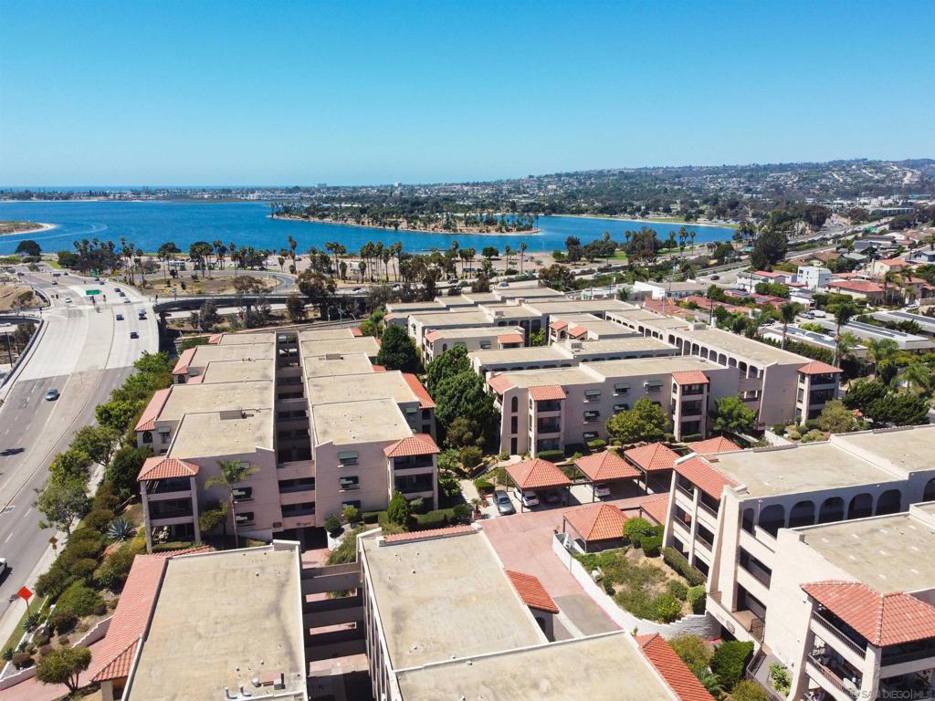 2540 Clairemont Dr 307