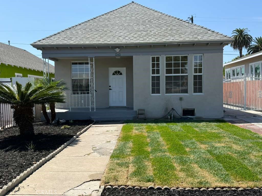 1546 W 70th Street