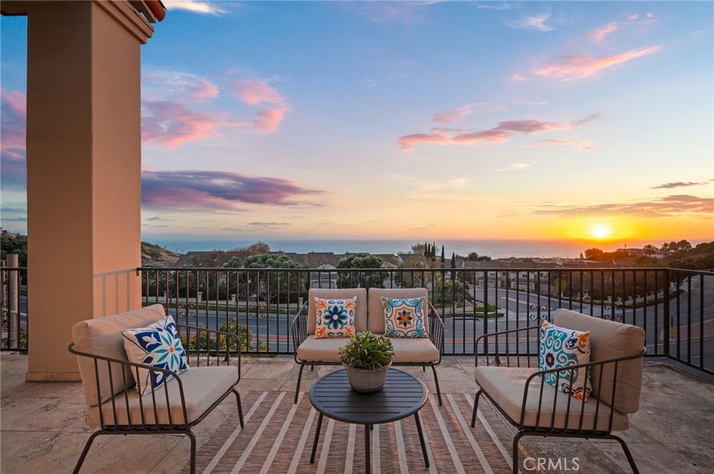 7050 Via Del Mar