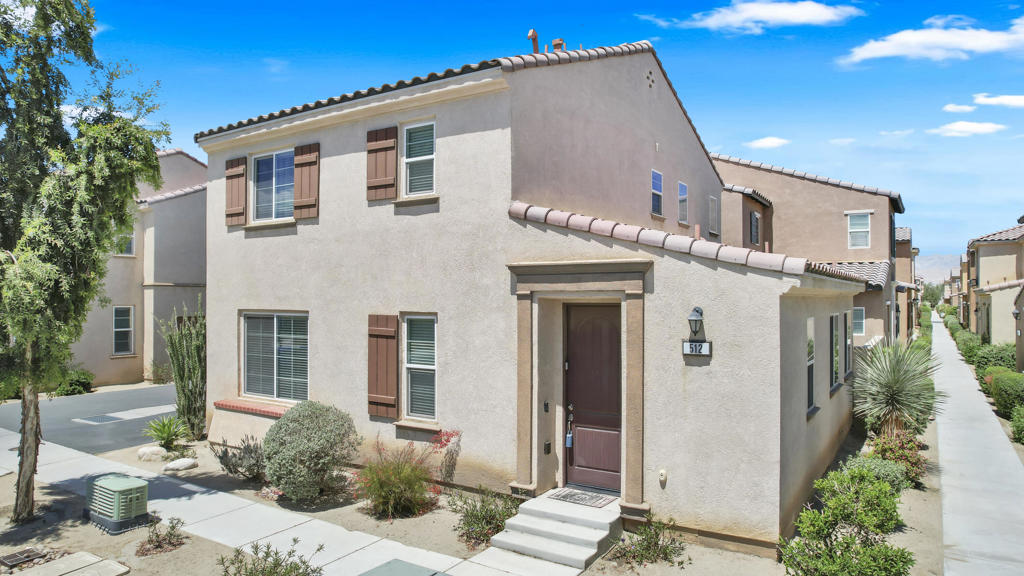 512 Calle Vibrante