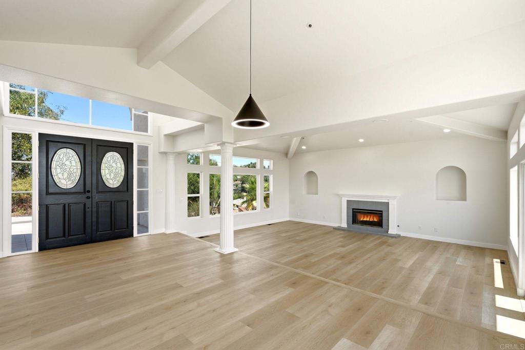 1522 Maxwell Lane