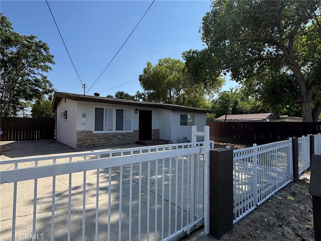 885 San Jacinto