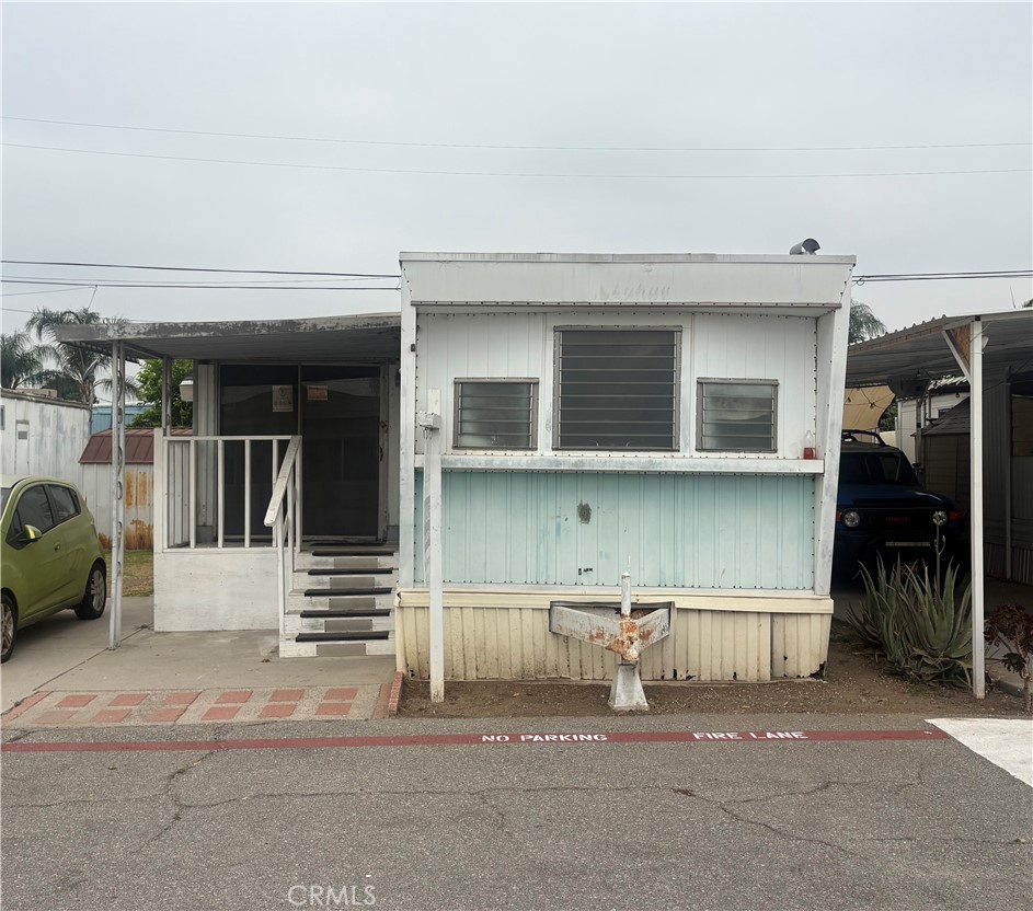 2260 W Rialto Ave #6