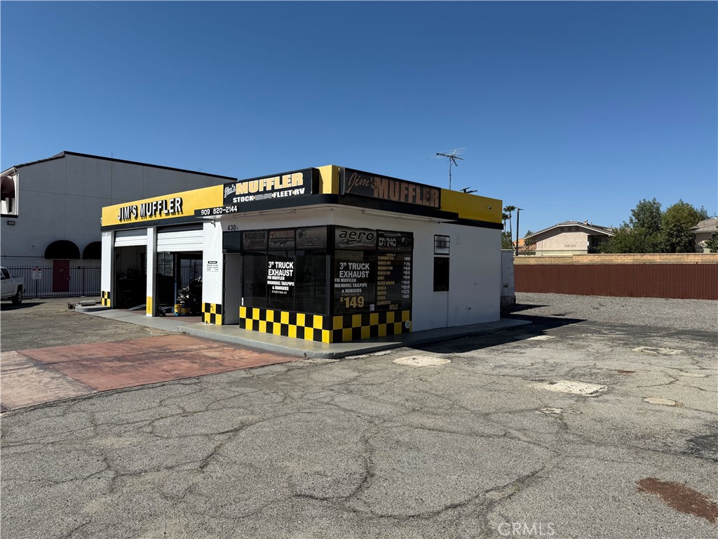 430 S Riverside