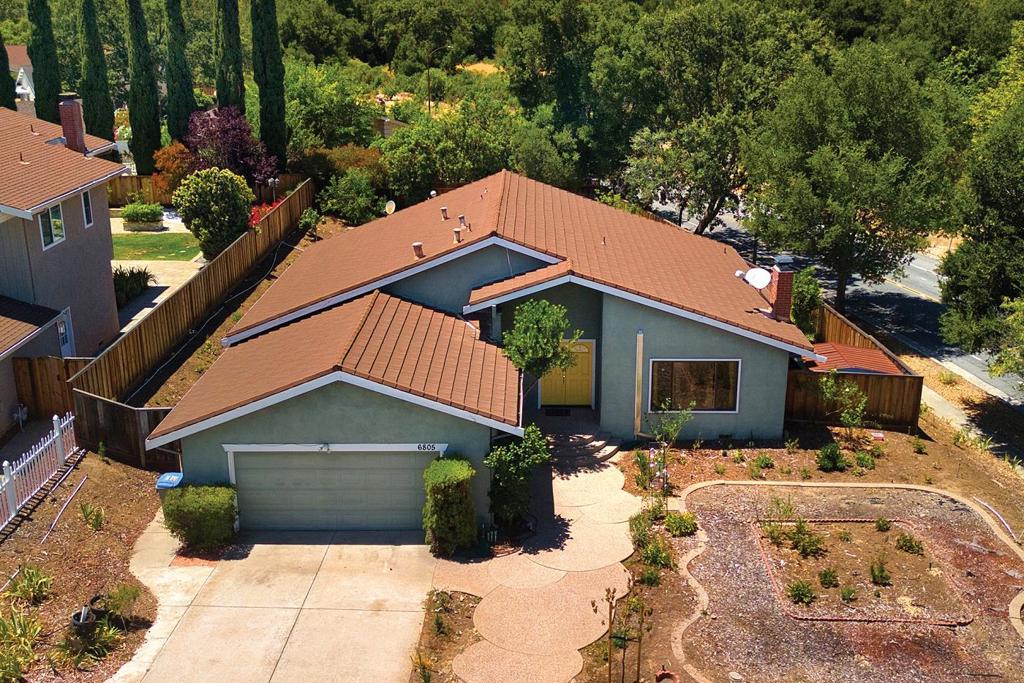6805 Bluffwood Court
