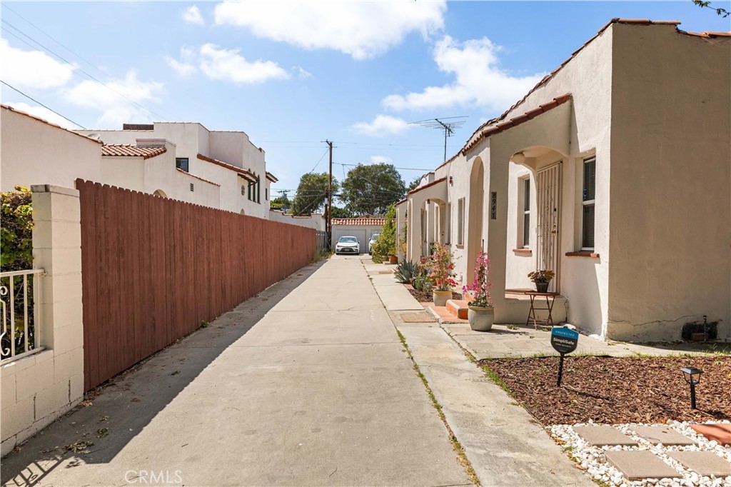 8947 Hubbard