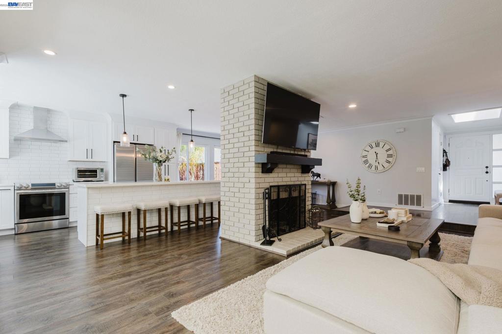 220 Yosemite Dr.