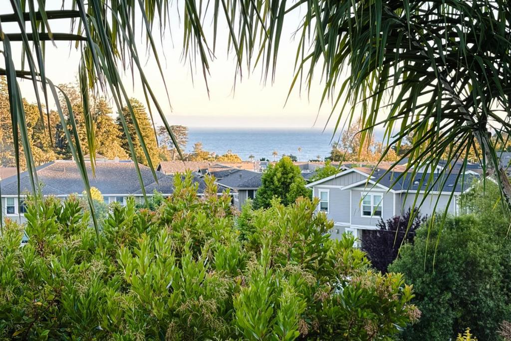 104 Vista Mar Court