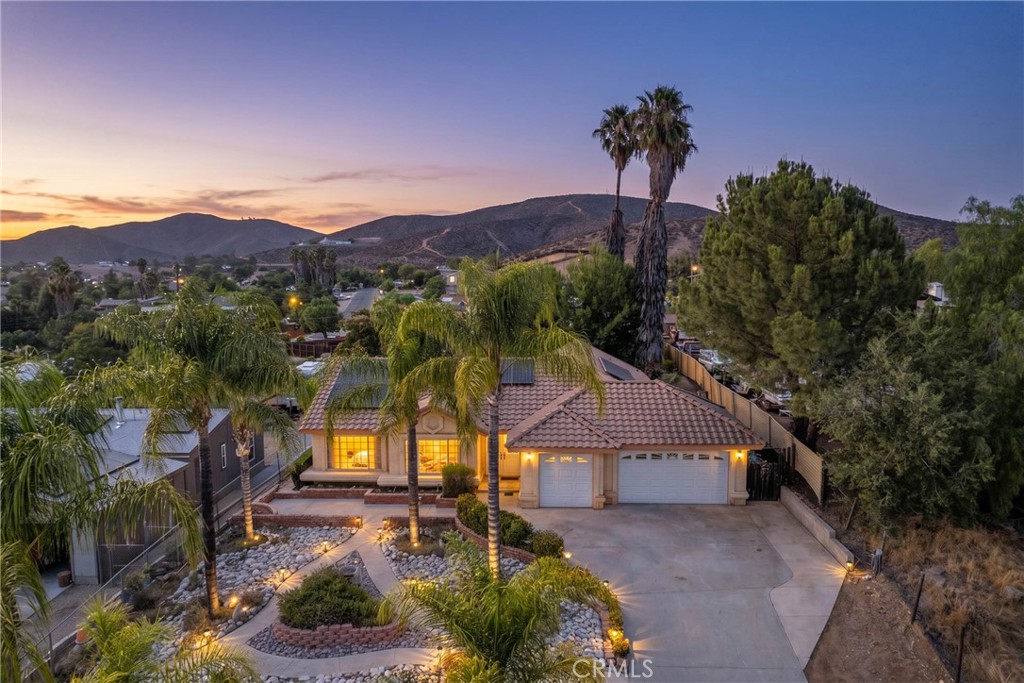24380 Paseo Arroyo