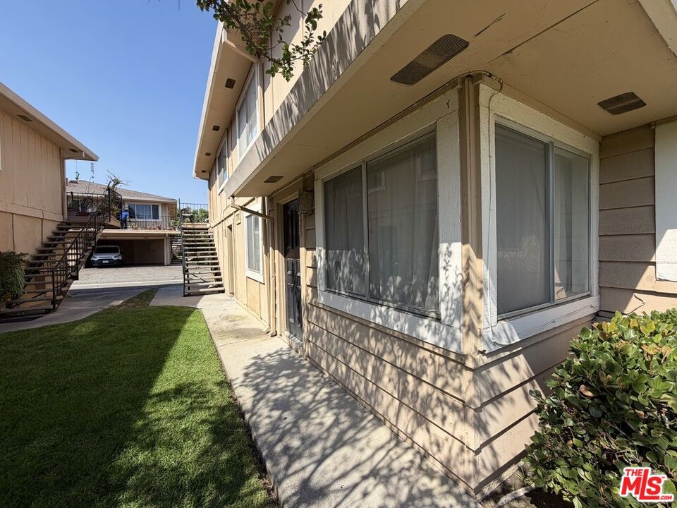26425 Paseo Pamela