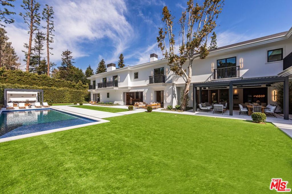 927 N Whittier Drive