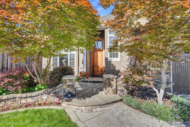 3813 Mountcliffe Court