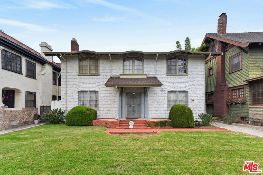 2215 W 21st Street