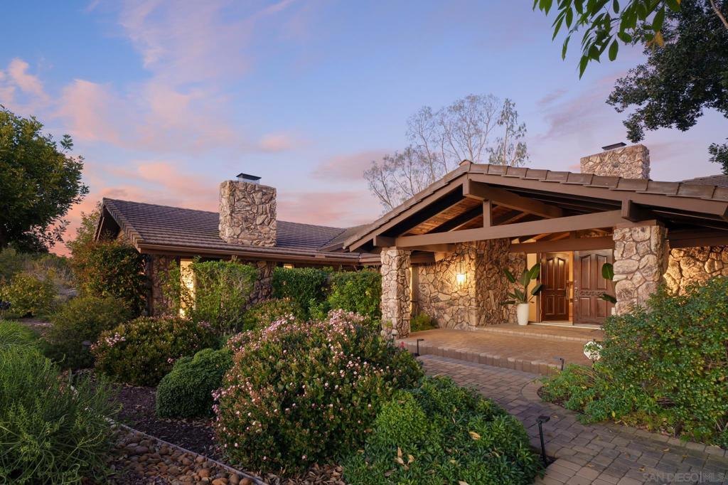 15943 Ranch Hollow Rd