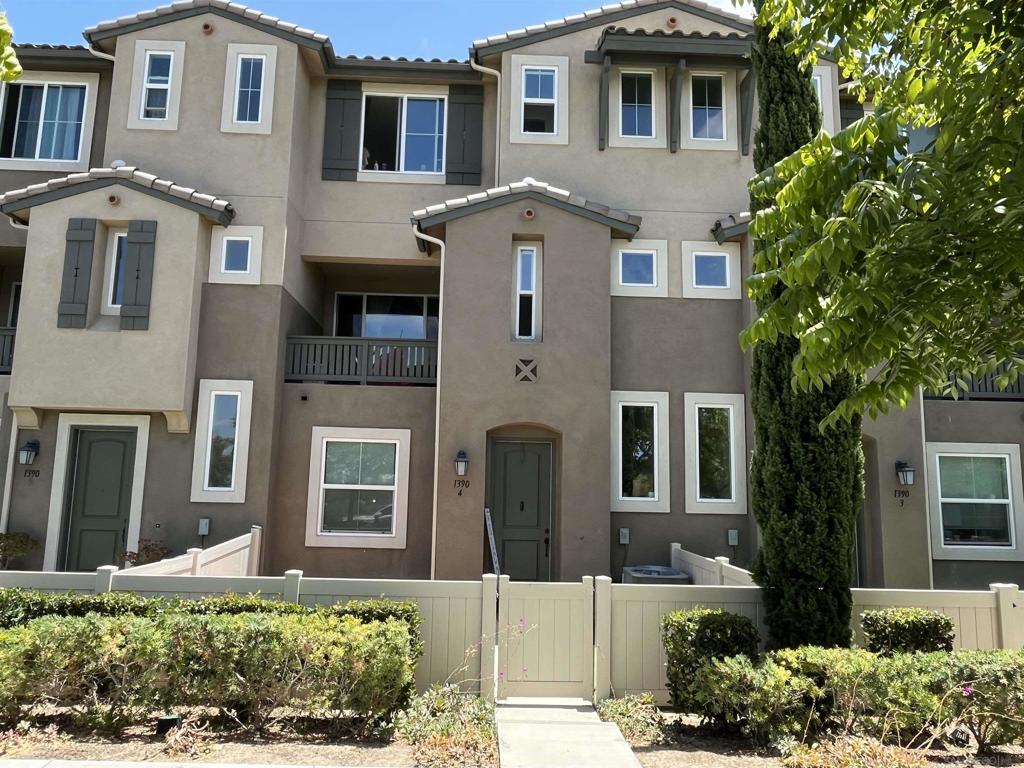 1390 Santa Victoria Rd 4