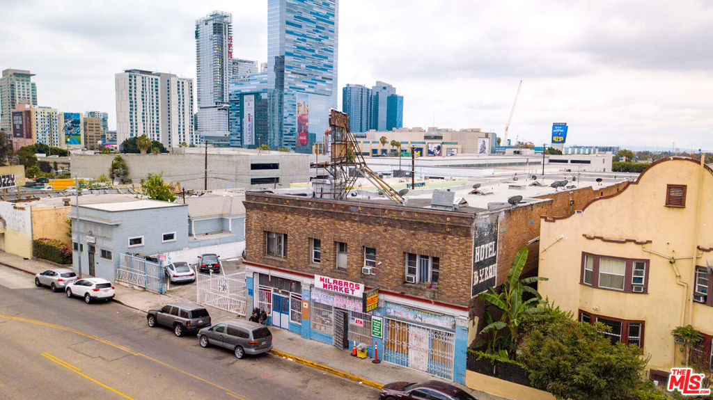 1214 W 8th Street