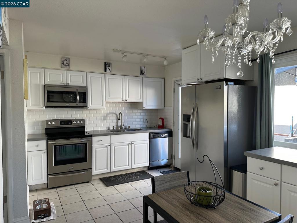 4 Sheffield Ct