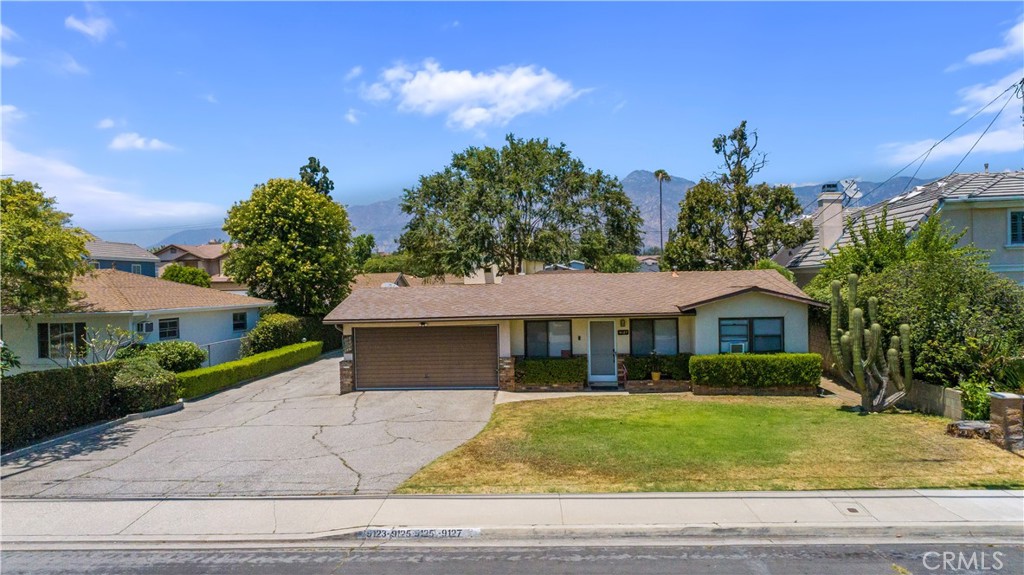 9123 E Fairview