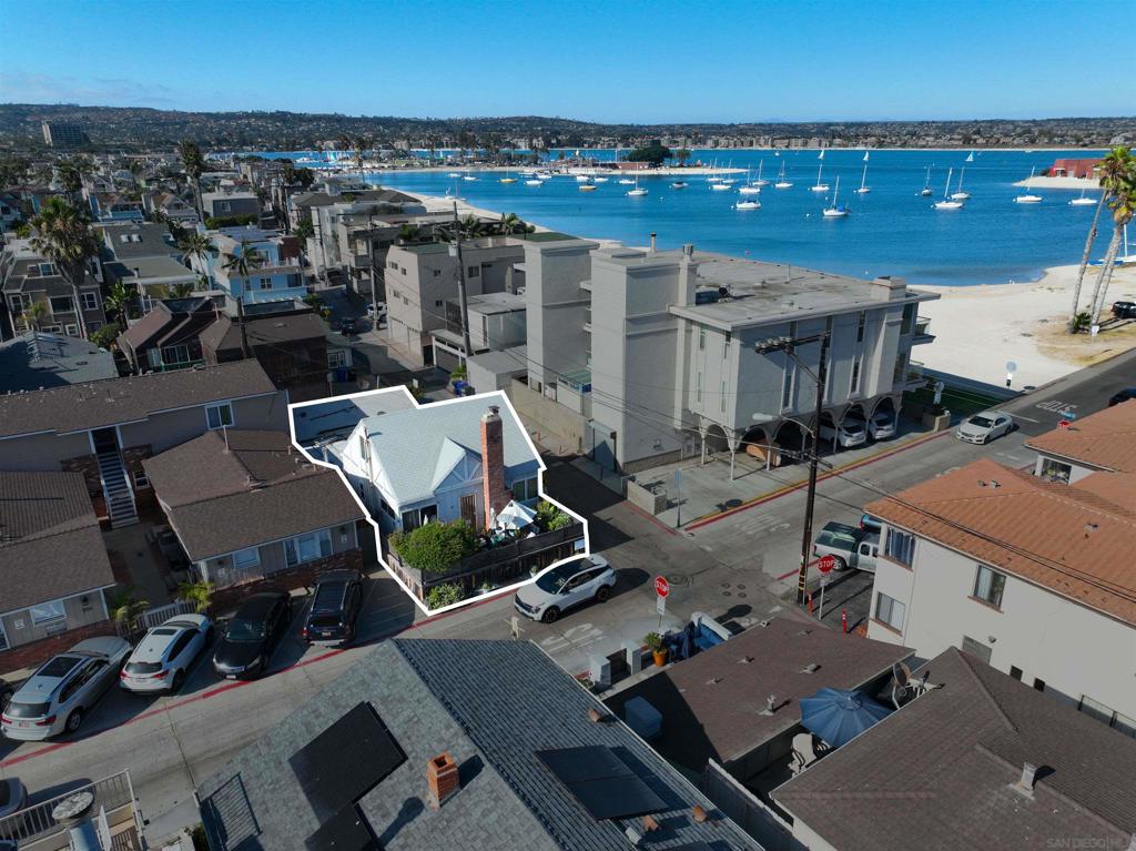 3510 Bayside Lane