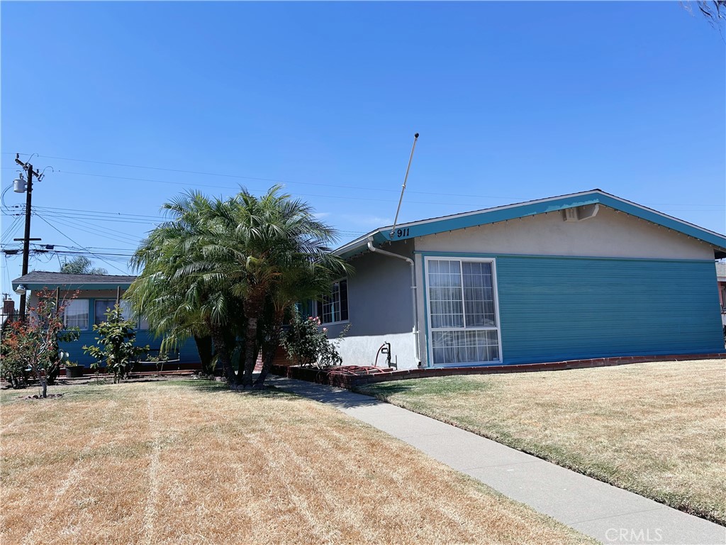 911 E La Verne Ave 1