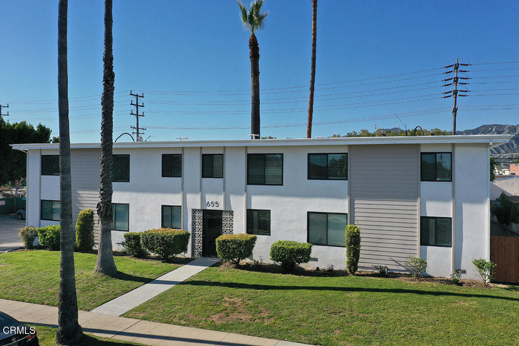 655 Ivy Street
