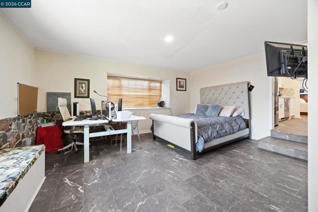 993 Argenta Court