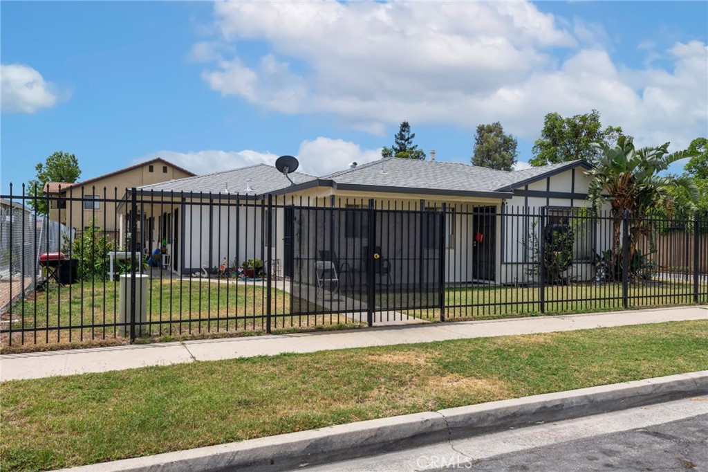 595 W Shamrock Street