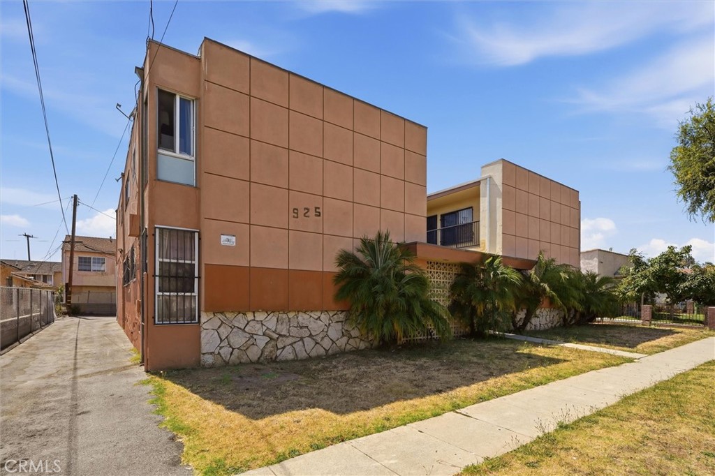 925 Larch