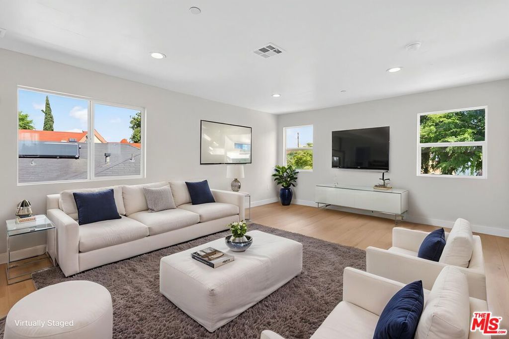 3436 Hunter Street 1/4