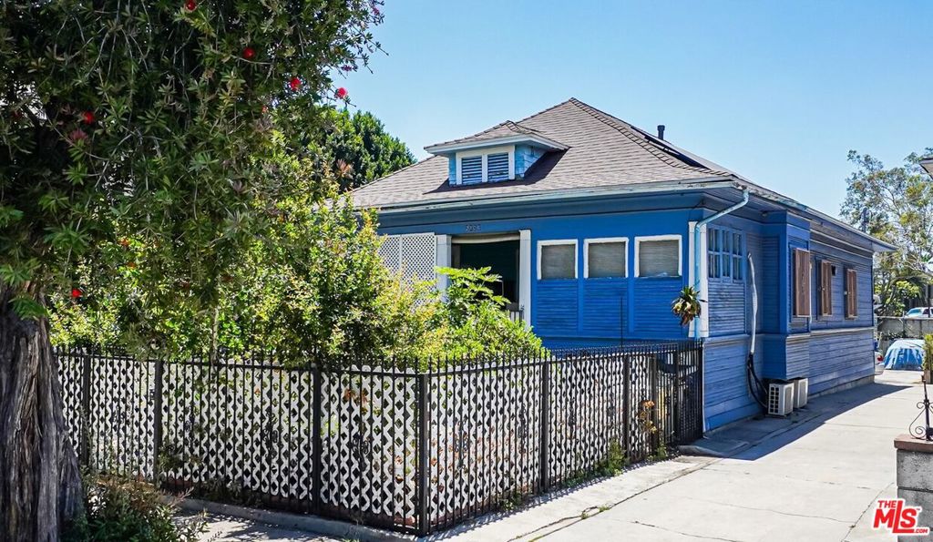 2120 Mozart Street
