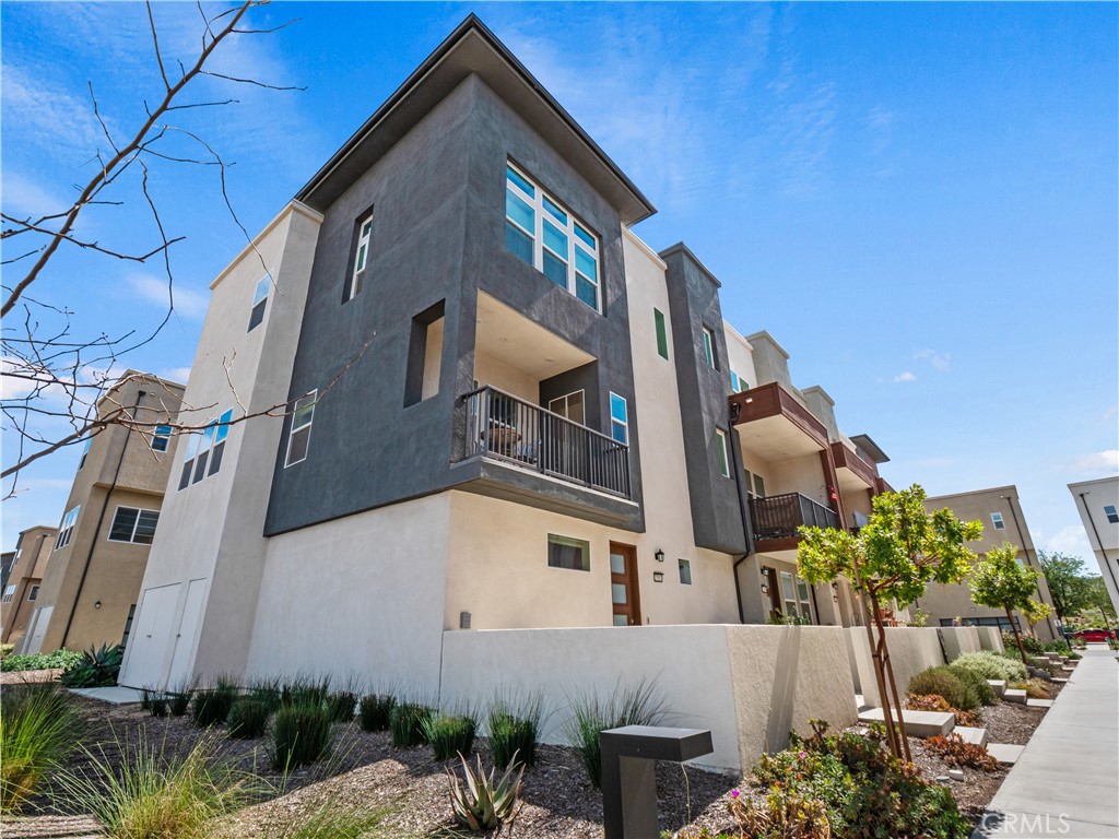 27013 Hummingbird Lane