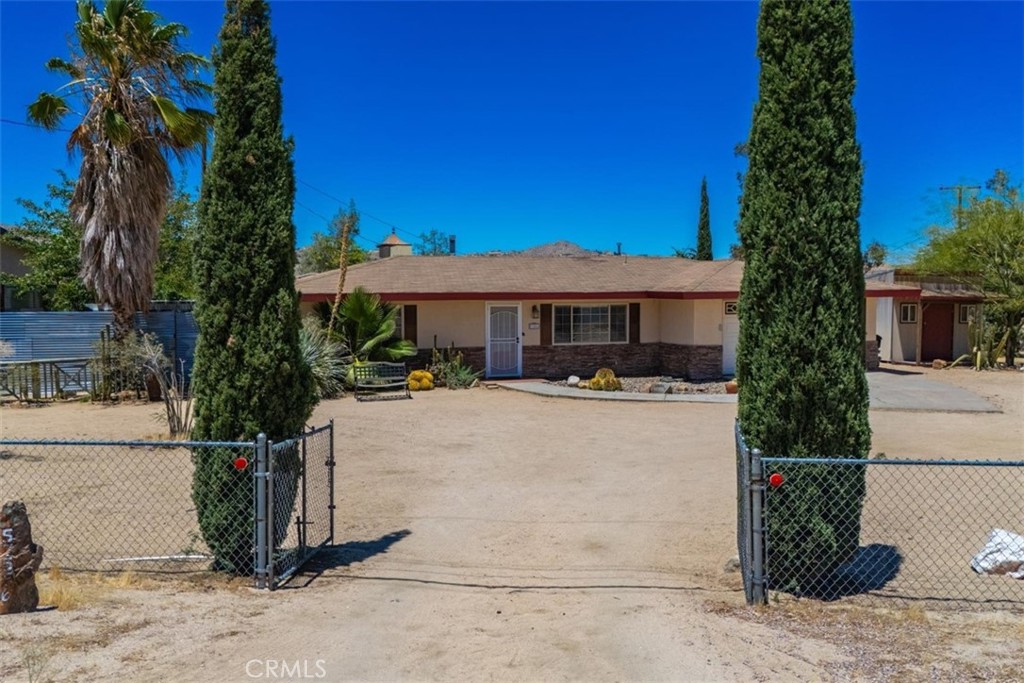 57556 Pueblo Trail