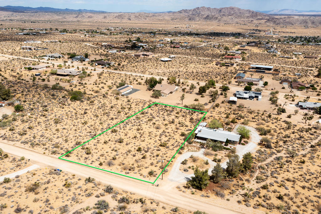 207 Onaga Trail