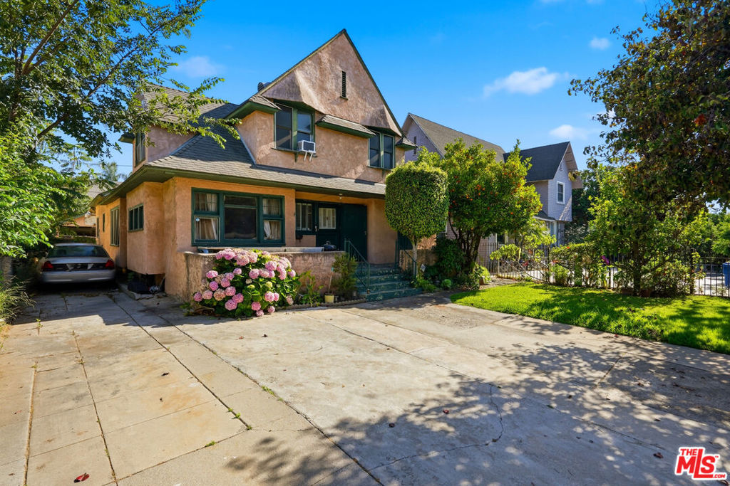 1760 W 24th Street